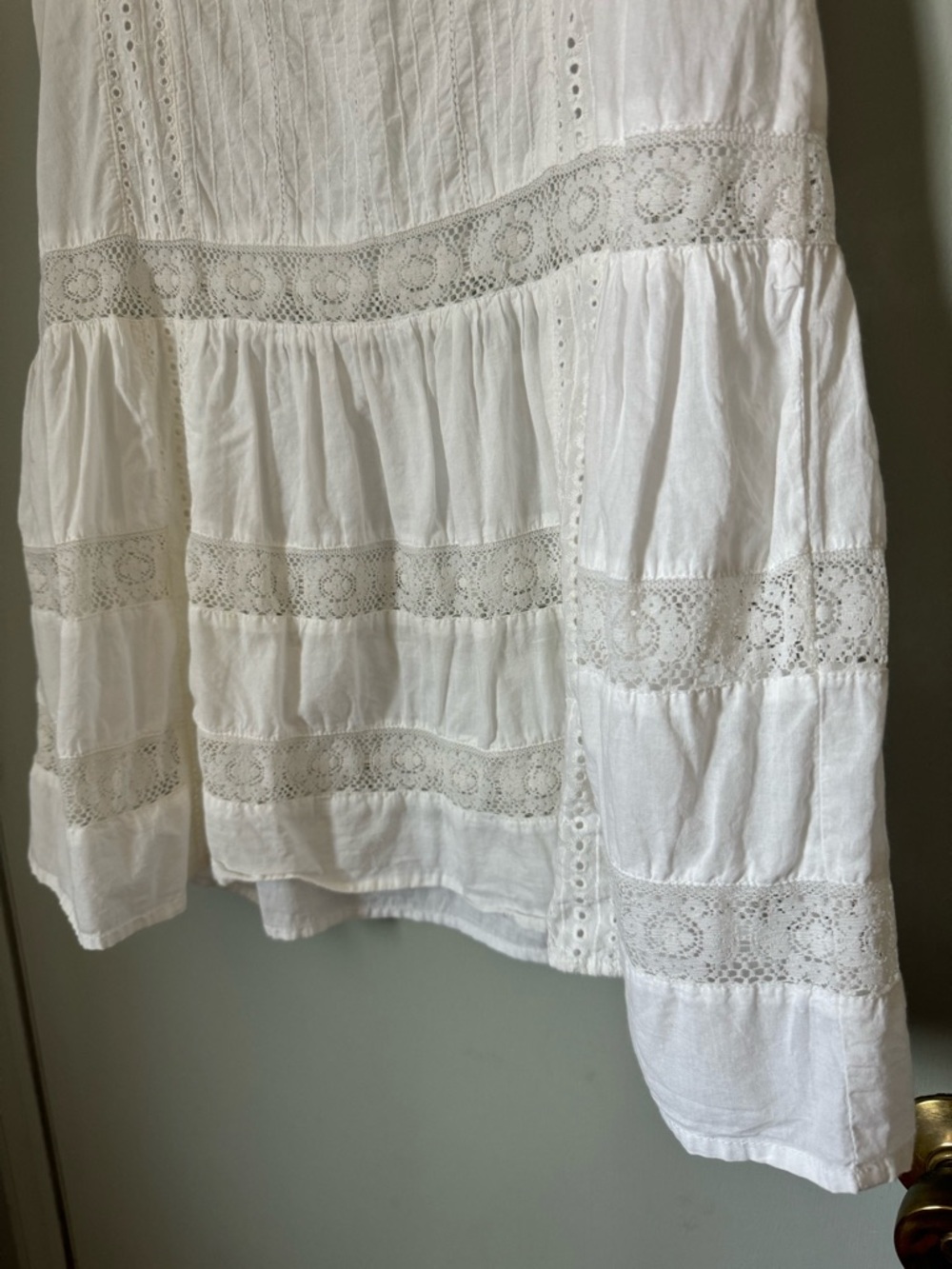 Sundance White dress with lace trim &eyelet details - Picture 5 of 7